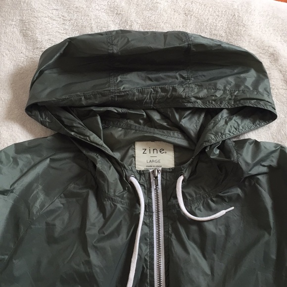 Green color block windbreaker - Picture 2 of 3